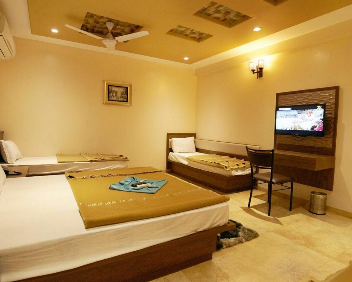 Hotel Sai Suraj Park 舍地 外观 照片