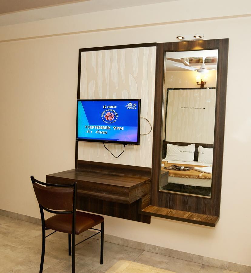 Hotel Sai Suraj Park 舍地 外观 照片
