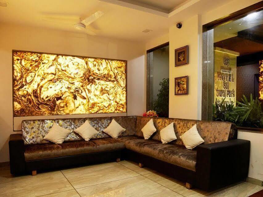 Hotel Sai Suraj Park 舍地 外观 照片