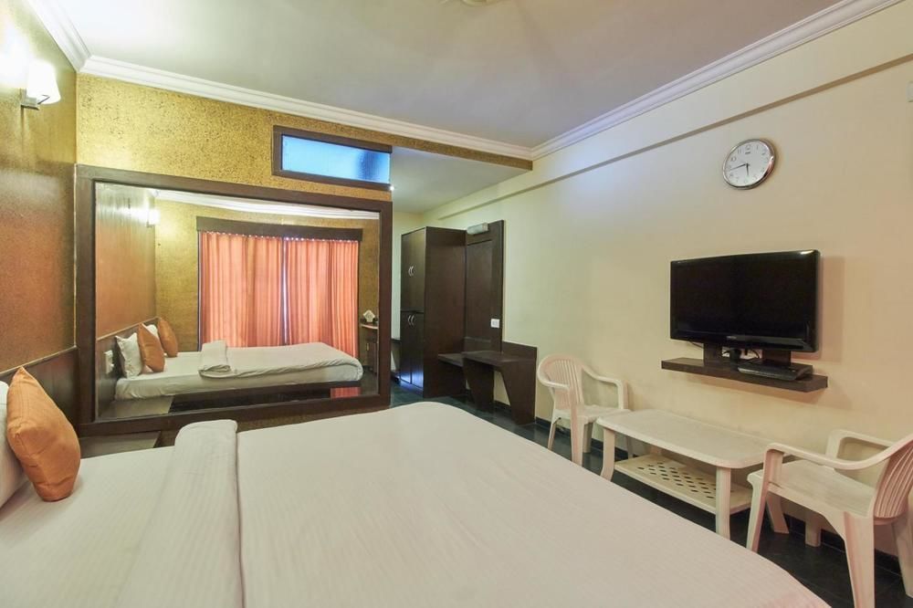 Hotel Sai Suraj Park 舍地 外观 照片