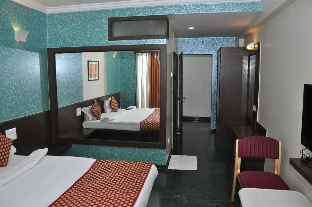 Hotel Sai Suraj Park 舍地 外观 照片