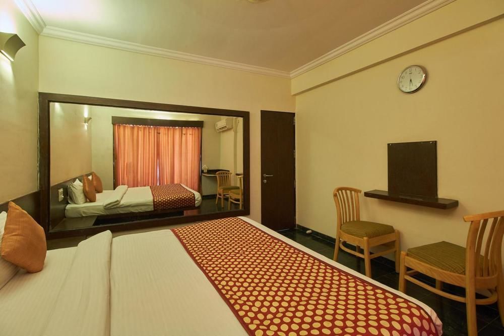 Hotel Sai Suraj Park 舍地 外观 照片