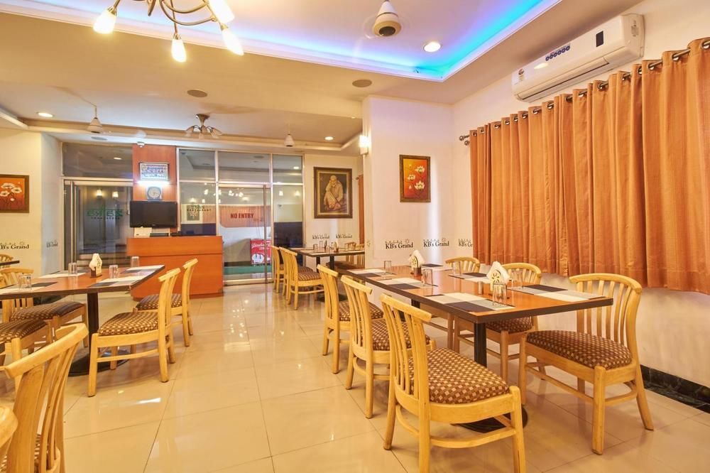 Hotel Sai Suraj Park 舍地 外观 照片