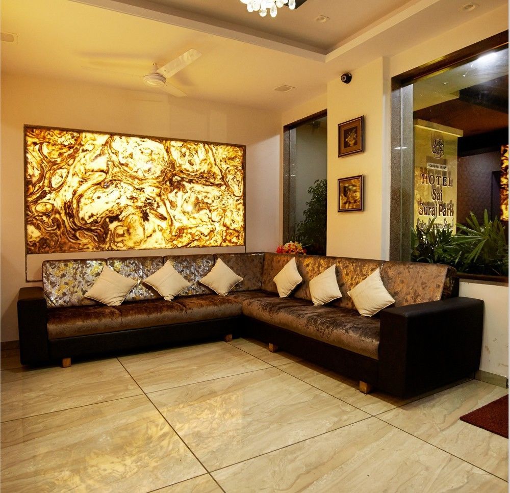 Hotel Sai Suraj Park 舍地 外观 照片