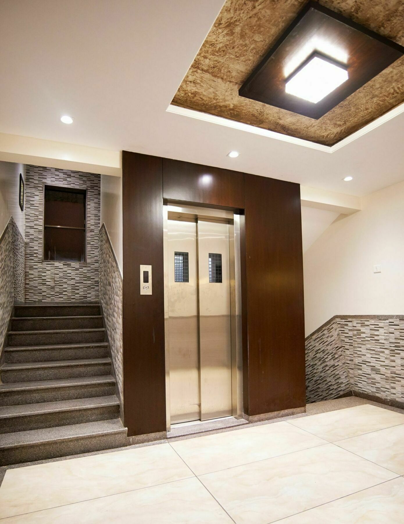 Hotel Sai Suraj Park 舍地 外观 照片