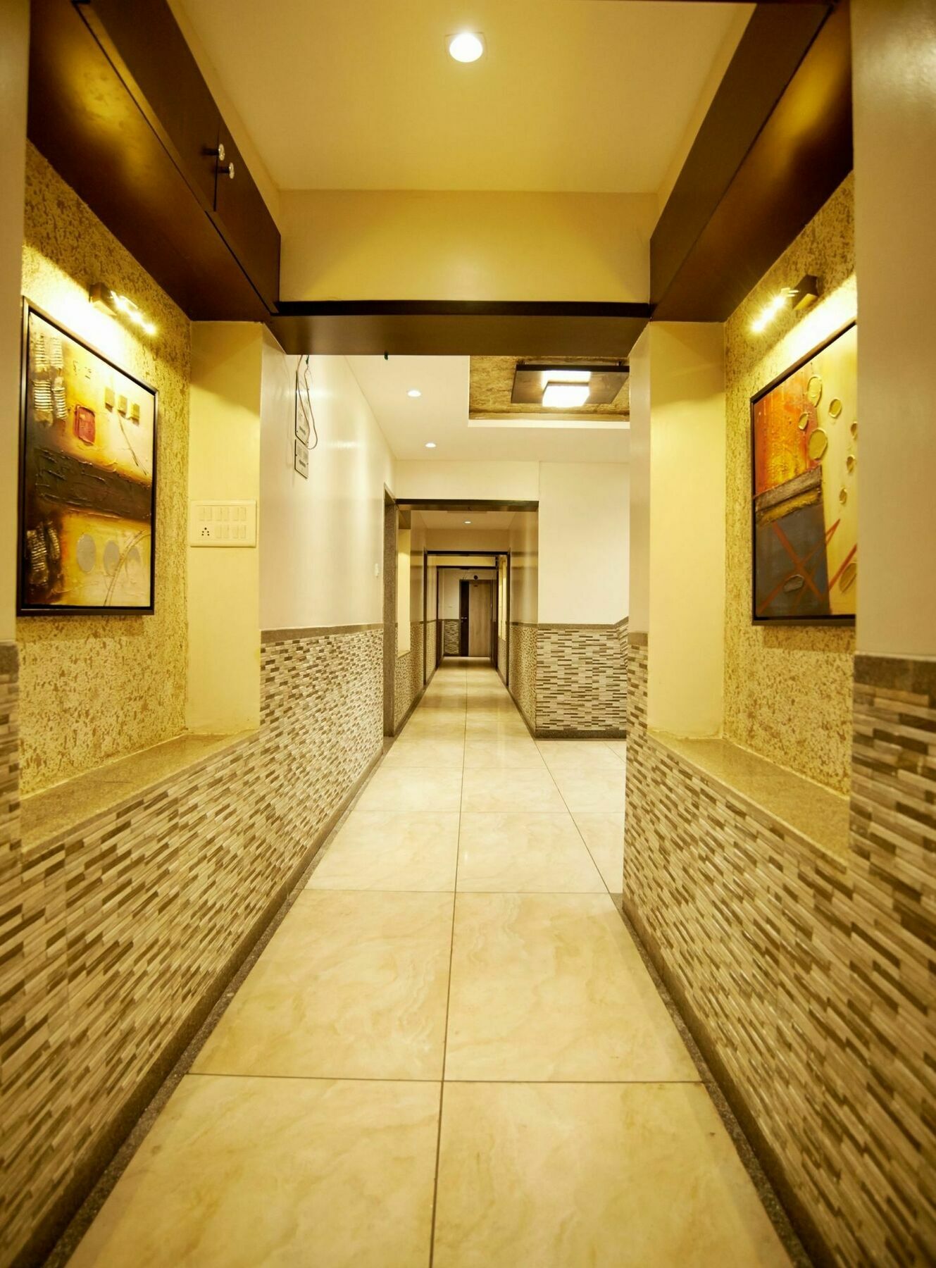 Hotel Sai Suraj Park 舍地 外观 照片